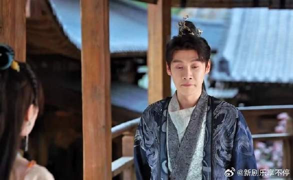 他知道嵇炀是少苍的时候，他的表现就像看见了偶像的表现