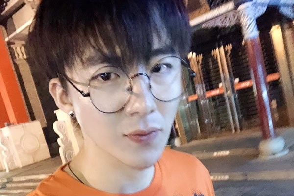 刘宇宁整容对比照 网红都做他不过是例外？