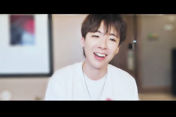 刘宇宁个人资料简介 火的这么快，谁在捧他