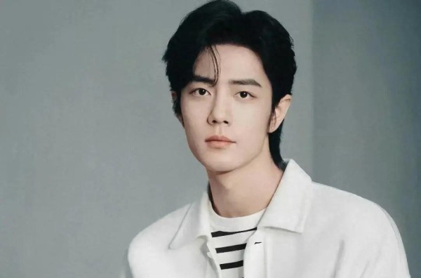 肖战登上名人版版头内幕曝光，创造华人圈历史巨星排面大