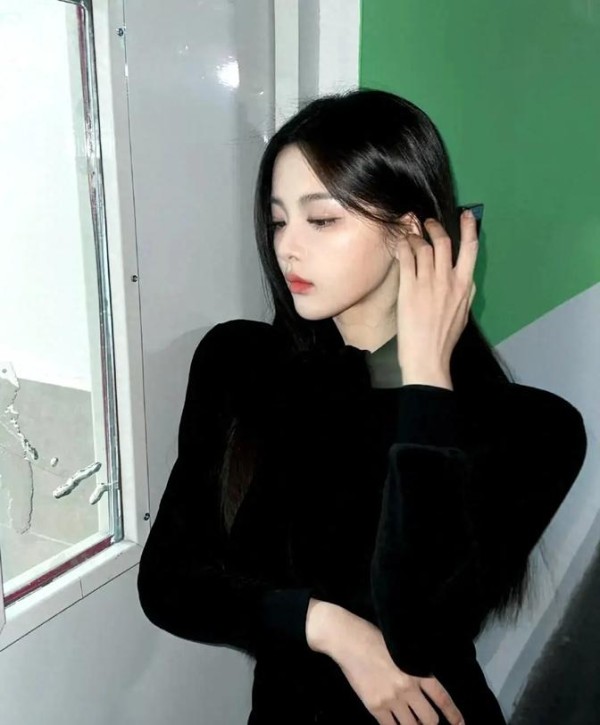杨超越：从“村花”到“国民女神”的逆袭之路