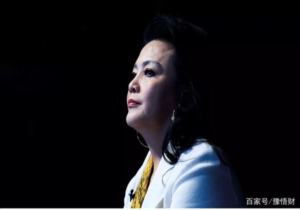 俏江南张兰：开餐厅杀蛇无数身家达25亿，亲弟被杀，破产后开直播