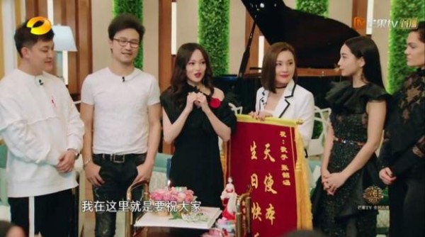 《歌手》节目组贴心给花花过生日，网友：没有对比就没有伤害