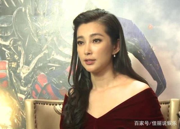 明星采访常常是只拍局部，并且大多数只有半身，原来是这个原因