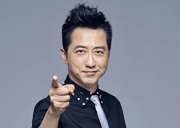 庾澄庆：乐坛传奇的多彩人生与音乐坚守，伊能静教会了他爱