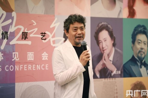 著名男高音歌唱家、上海歌剧院艺术总监魏松(央广网发 上海东方艺术中心供图)