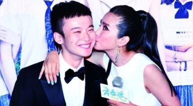 这个23岁就走戛纳红毯的男演员背景好到爆 董子健个人资料（2）
