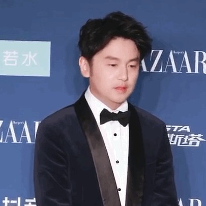 雷佳音舔唇是什么样子的？网友曝笑！雷佳音为什么叫宝藏男孩