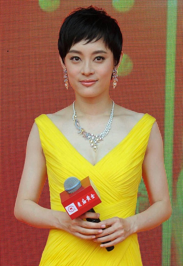 孙俪：从“时尚翻车”到气质回归，她用简约重塑国民女神风范