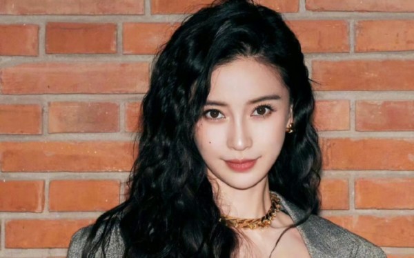 angelababy为什么叫杨颖 angelababy和杨颖是同一个人吗