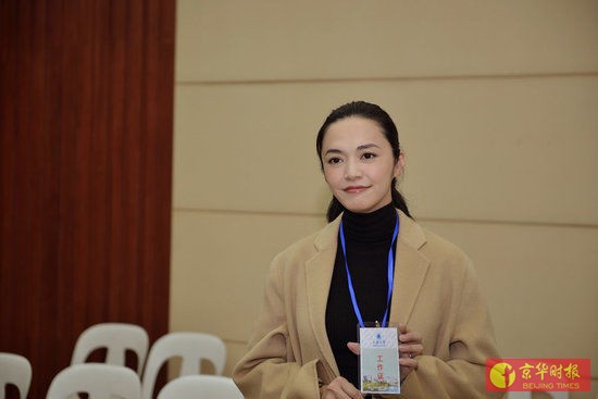 胡歌姚晨任艺考考官 考生“素颜”上阵百里挑一