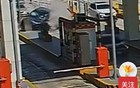 问界M7撞上安全岛，车主称智驾结束后刹不住车，网友不同意