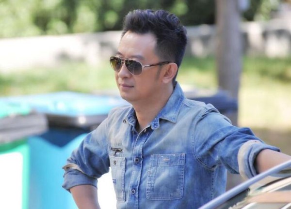 少年成名是好是坏，娱乐圈光环背后，艺人如何面对压抑生活