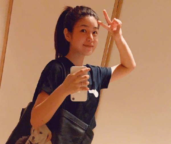 女明星近况身材极好？看到陈妍希的肚子后，这状态才最真实！