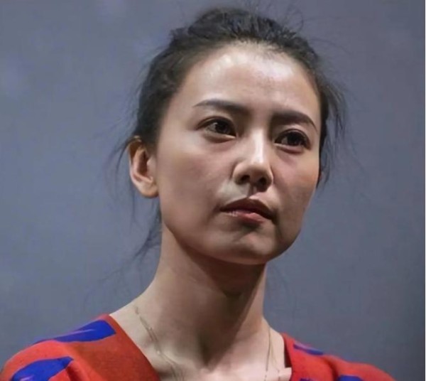 景甜：我卸妆了，刘涛：我也卸妆了，戚薇：你们糊弄鬼呢吧