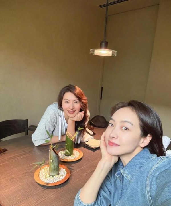 大理偶遇陈好宋茜 娱乐圈罕见真姐妹情