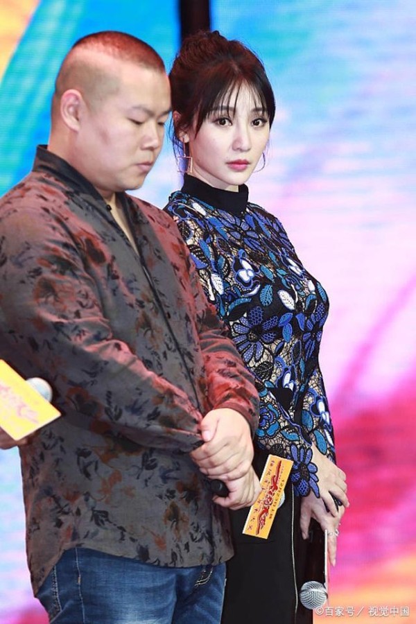 他颜值不高 搞笑能力高 做过饭店伙计 说相声外还有成名曲！