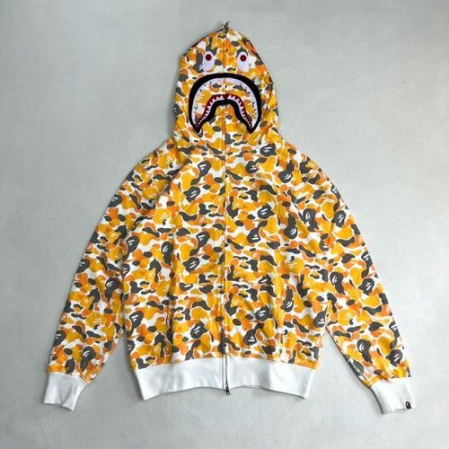 明星街拍同款：BAPE®的时尚秘密