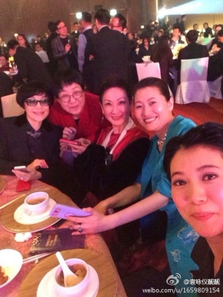 袁咏仪变集邮女星