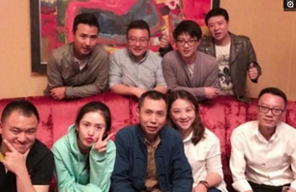 盘点明星同学聚会照，他成了最老的一个，马云刘德华却是最帅气的
