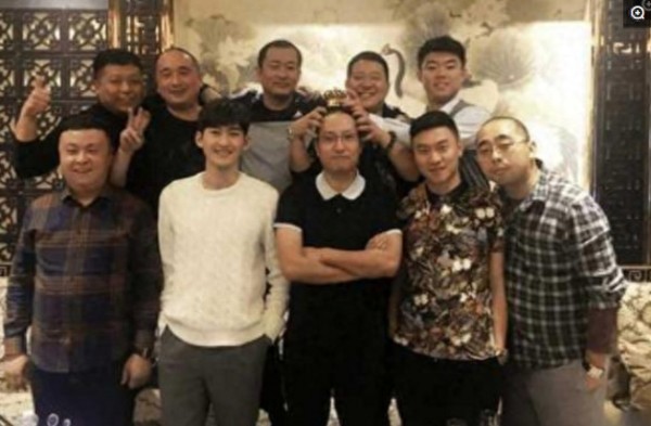 盘点明星同学聚会照，他成了最老的一个，马云刘德华却是最帅气的