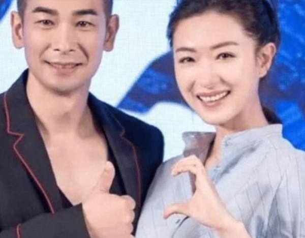 世上“最尴尬”的明星合影，没有对比就没有伤害，你见过哪一张？