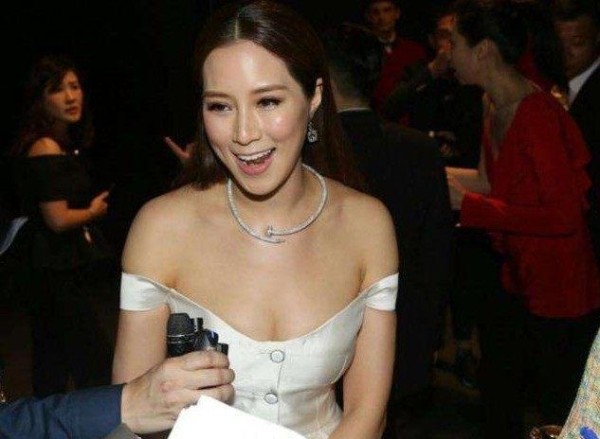 明星生娃收红包？张杰收1.7亿，徐子淇收10亿，而他却狂发红包