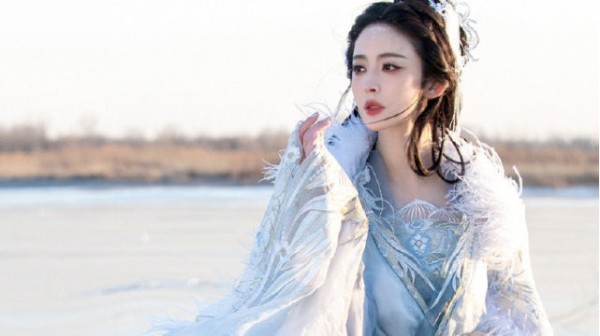 古力娜扎<a target=