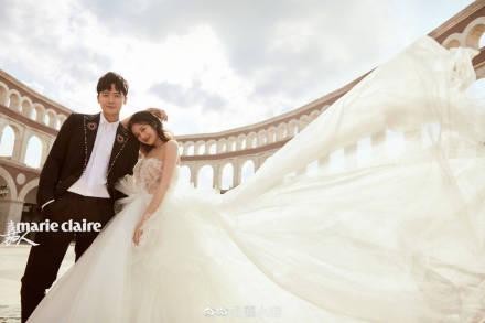付辛博颖儿婚礼请柬，继领证、生娃后办婚礼，明星也先上车后买票