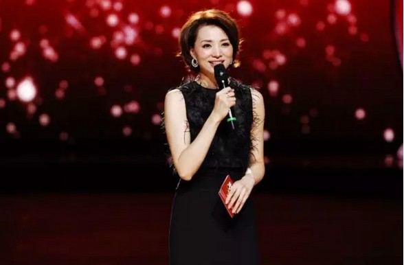 董卿走红给家长的教育启示
