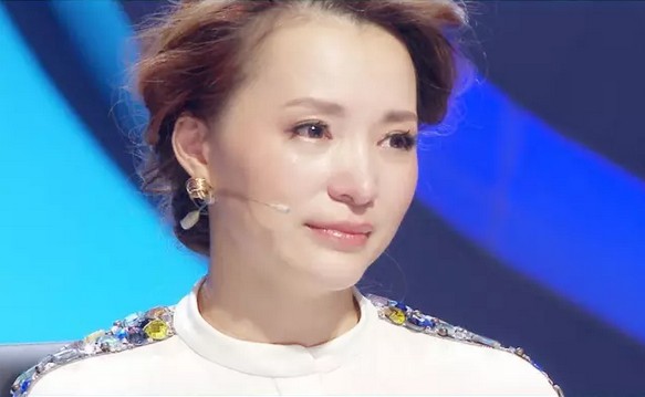 董卿走红给家长的教育启示