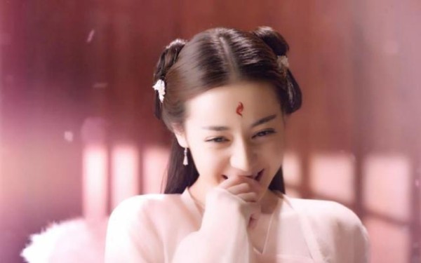 娱乐圈最让人眼红的好姐妹, 除了谢娜李小冉, 就是迪丽热巴和她!