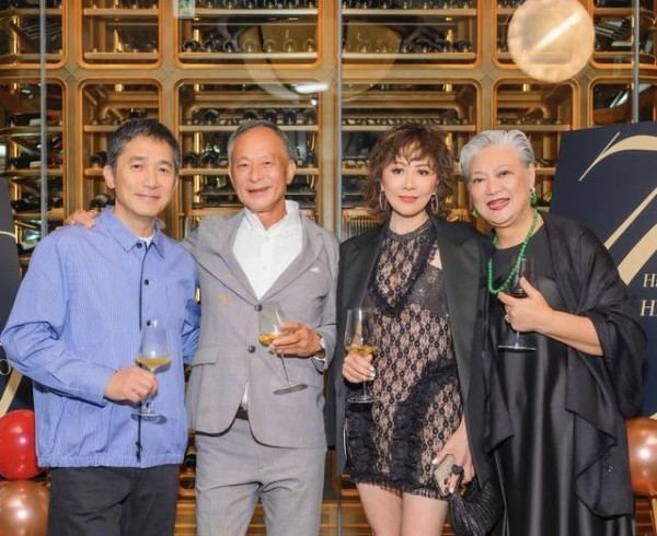 杜琪峰70岁生日派对，明星齐聚热闹非凡，影坛巨星同框引热议