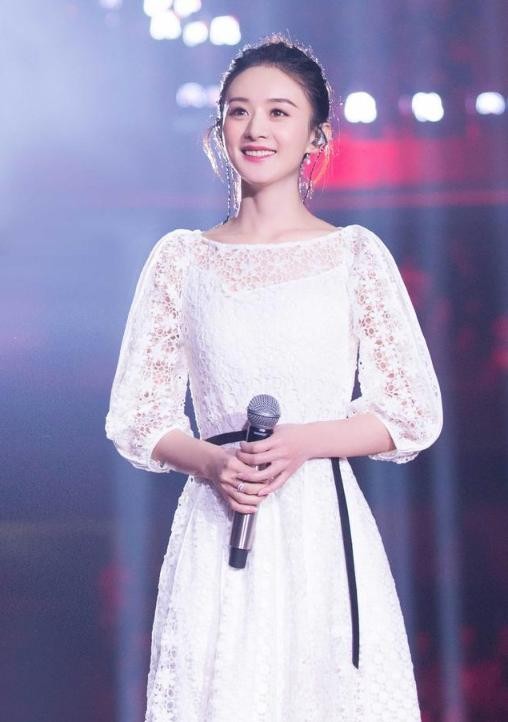 女明星的时尚之战：赵丽颖很仙，却被baby碾压，还是杨幂最会穿