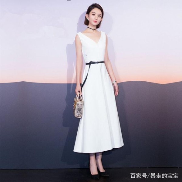 10套明星礼服穿搭look，赵丽颖优雅，晓彤高贵，网友：美到惊艳