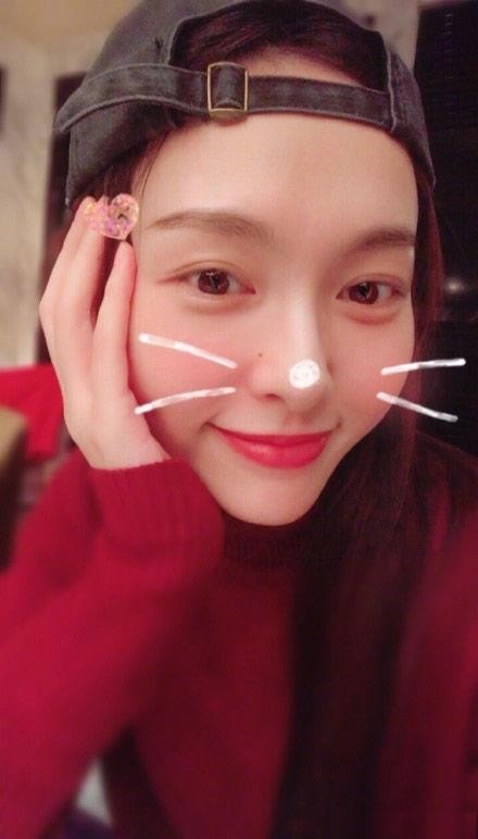 一组高颜值女明星的自拍照，赶快选出你心目中的第一名！