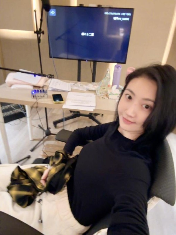 素颜好气色！景甜最新自拍美图来喽