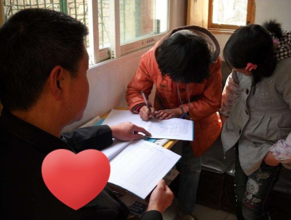 “1·2+6·8=8”被判错，家长质问老师，得知真相无地自容