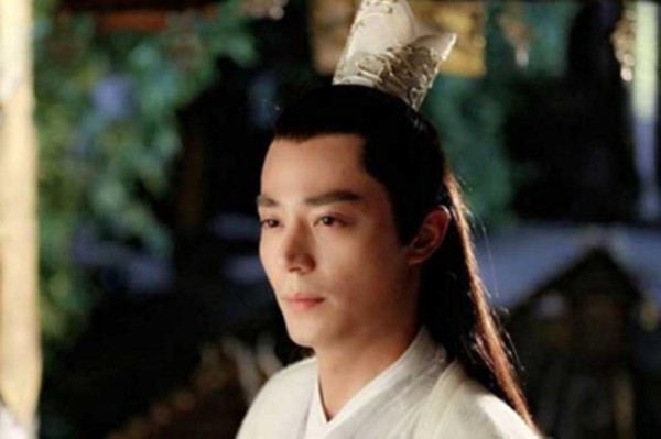 舞台上是明星，荧幕里是演员，生活中霍建华也是普通人