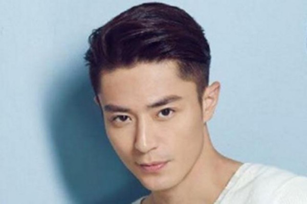 舞台上是明星，荧幕里是演员，生活中霍建华也是普通人