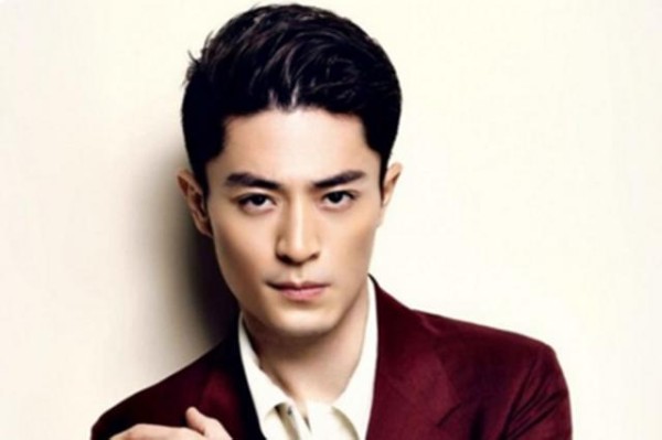 舞台上是明星，荧幕里是演员，生活中霍建华也是普通人