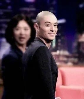 53岁“毒舌”金星，怒批领奖明星：狗坐轿子，不识抬举
