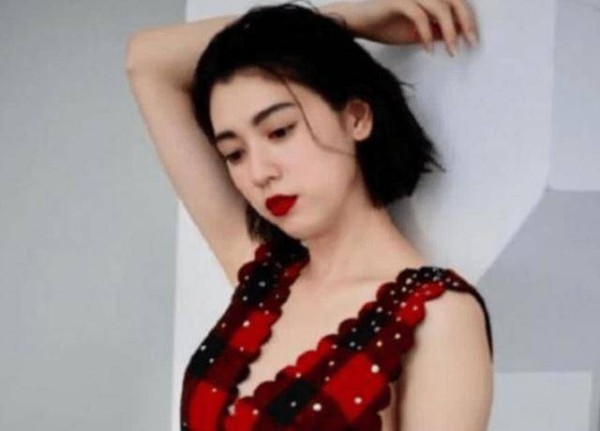 周杰伦MV捧红5大女星，其中三位无迹可寻，只有一人熬成一线大咖