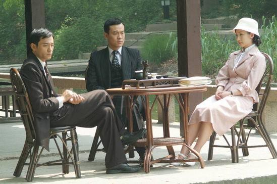 秦海璐廖凡主演首部季播剧《谍影重重》杀青