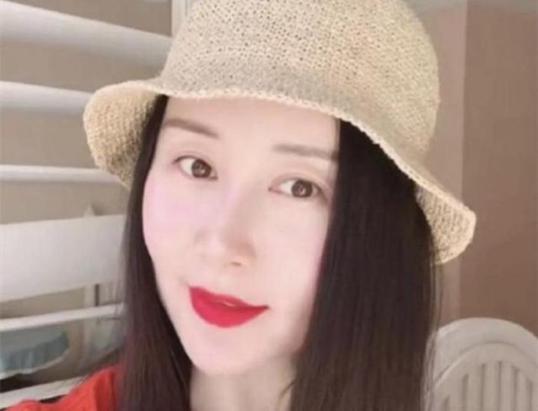 路人缘好也架不住单打独斗，难怪她现状连刚出道新人都不如
