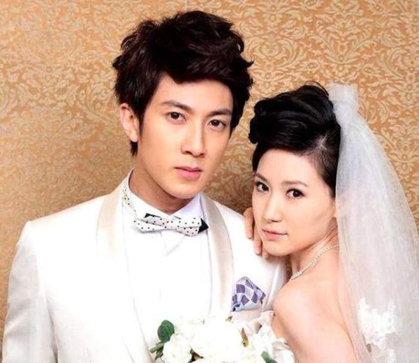 明星太会保护私生活了！吴尊公开时娃已两岁，何炅隐藏20年老婆