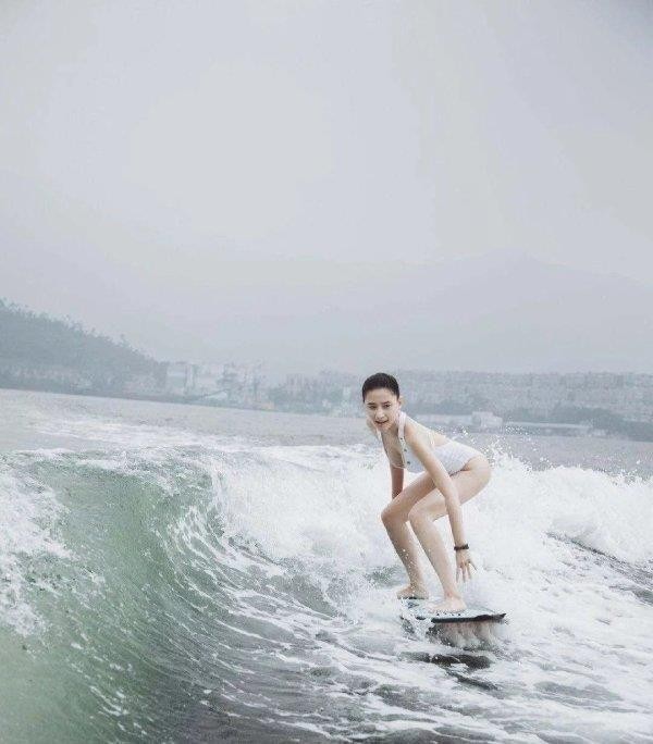 她才是真正的豪门, 坐直升机上下班, 全香港男人都想娶到她