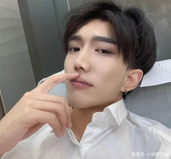 韩佩泉揭露娱乐圈内幕，没有永远的朋友，再好的朋友都是竞争对手