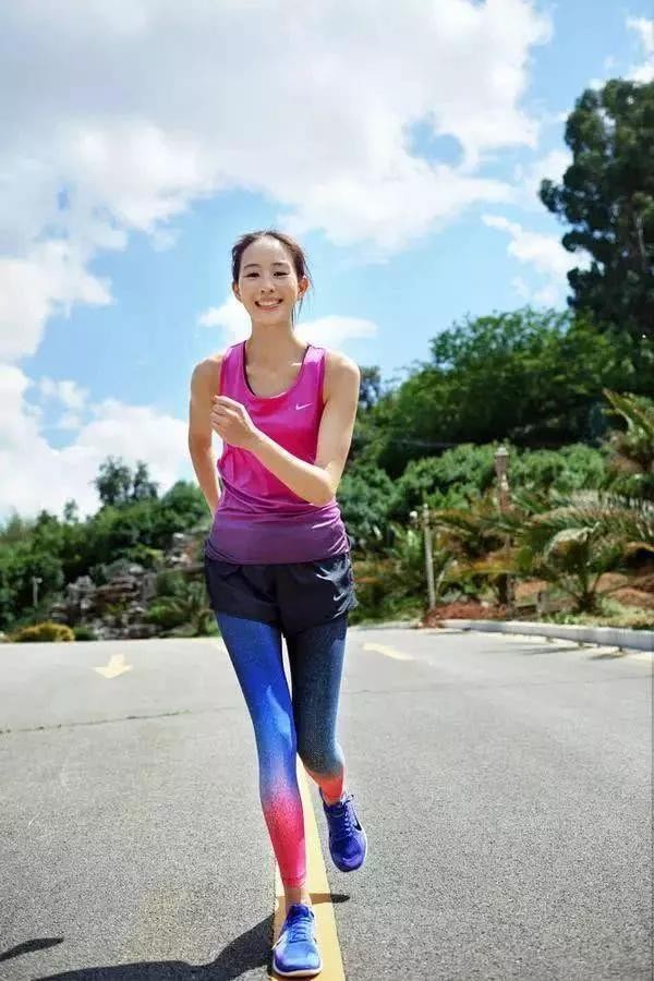 娱乐圈低调女明星，坚持跑步11年，自律到让人敬佩
