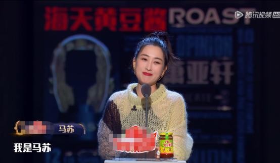 当红明星国外走红毯受冷落？摄影师都不耐烦，她足足走了六分钟